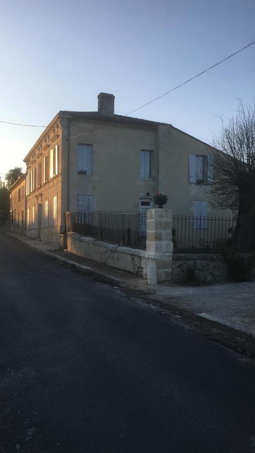 La Maison Blanche A Saint-Yzans-De-Medoc Bed & Breakfast Eksteriør bilde