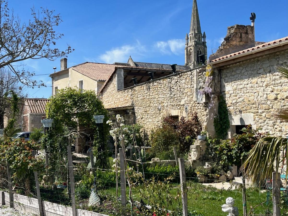 La Maison Blanche A Saint-Yzans-De-Medoc Bed & Breakfast Eksteriør bilde